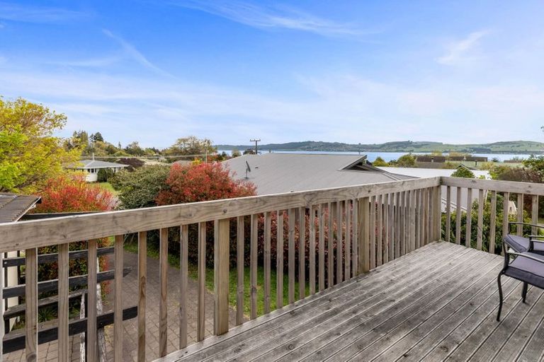 Photo of property in 14 Ingle Avenue, Waipahihi, Taupo, 3330