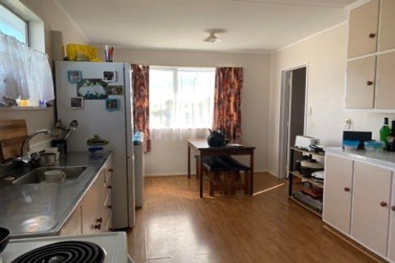 Photo of property in 8 Tainui Street, Castlecliff, Whanganui, 4501