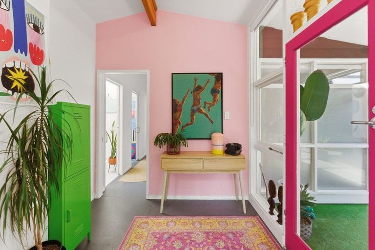 Photo of property in 37 Wairau Road, Oakura, 4314