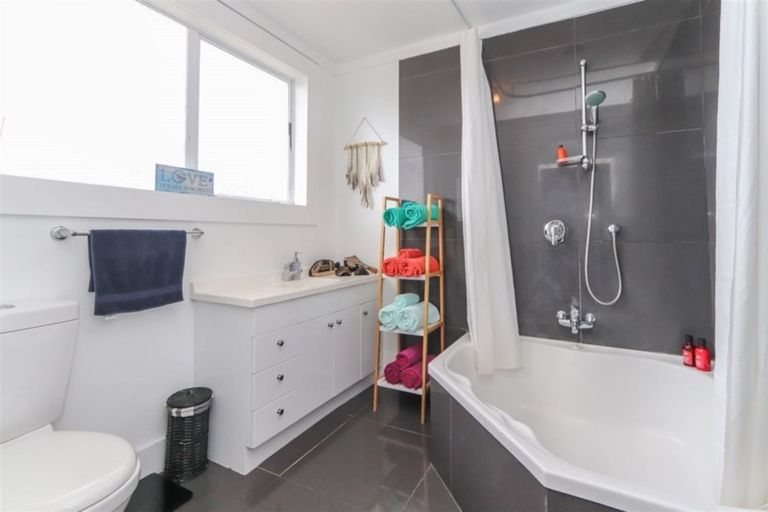 Photo of property in 1 Brookes Street, Inglewood, 4330