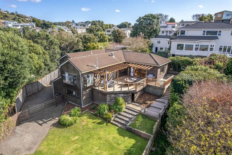 Photo of property in 77 Paremata Road, Paremata, Porirua, 5024