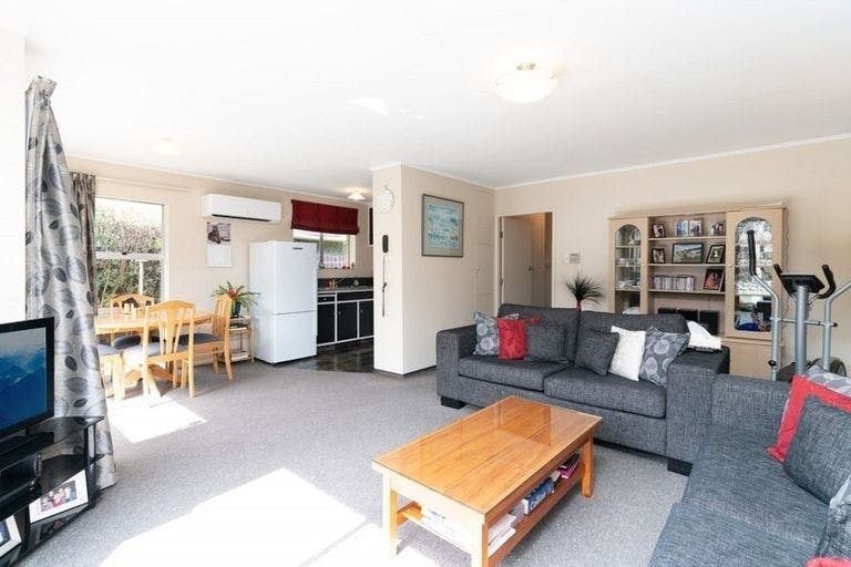 Photo of property in 9 Urella Place, Spreydon, Christchurch, 8024