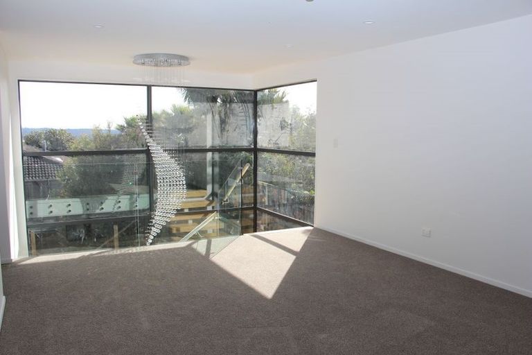 Photo of property in 15c Glendhu Road, Bayview, Auckland, 0629