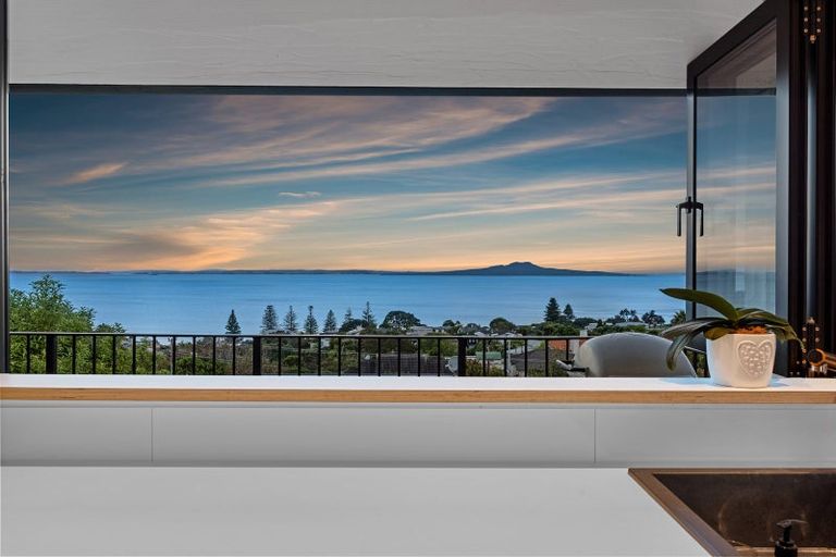 Photo of property in 832a Beach Road, Torbay, Auckland, 0630