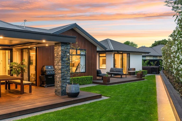 Photo of property in 46 Holiday Drive, Mairehau, Christchurch, 8052