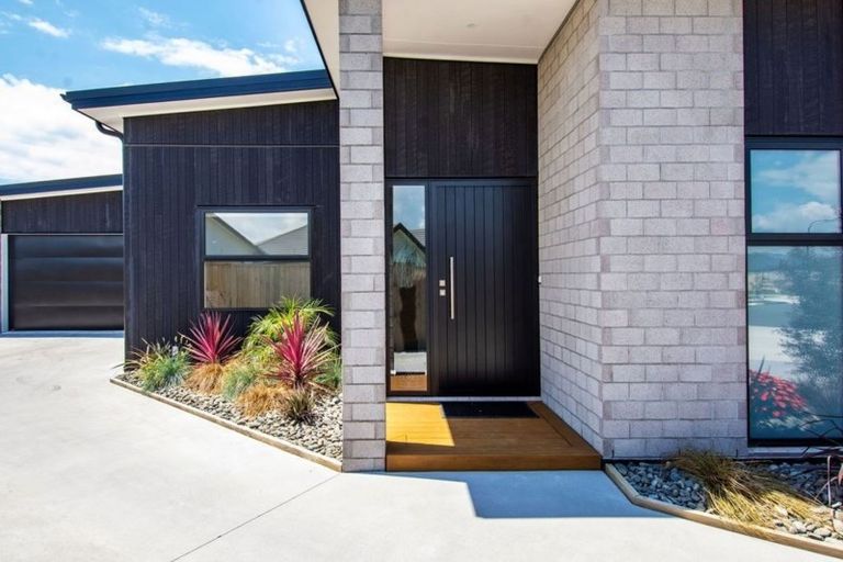 Photo of property in 20 Naeo Close, Papamoa Beach, Papamoa, 3118