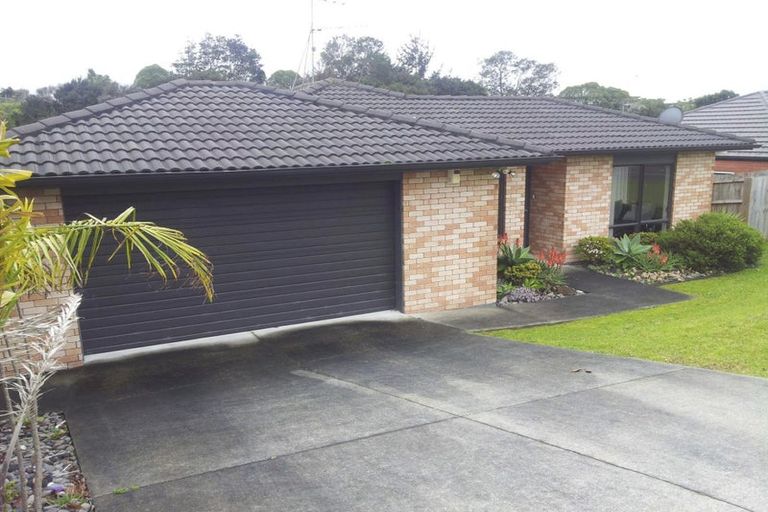 Photo of property in 72 Bluebird Crescent, Unsworth Heights, Auckland, 0632
