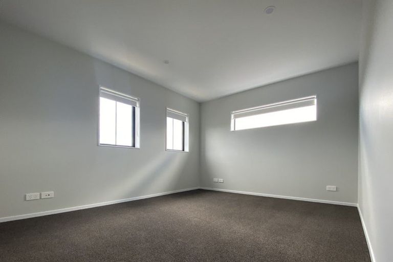 Photo of property in 12/15 Sunhill Road, Sunnyvale, Auckland, 0612