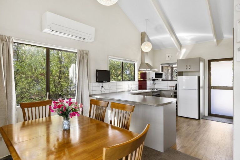 Photo of property in 5 Kempton Place, Richmond Heights, Taupo, 3330