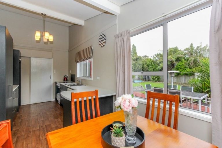 Photo of property in 14 Konini Street, Inglewood, 4330