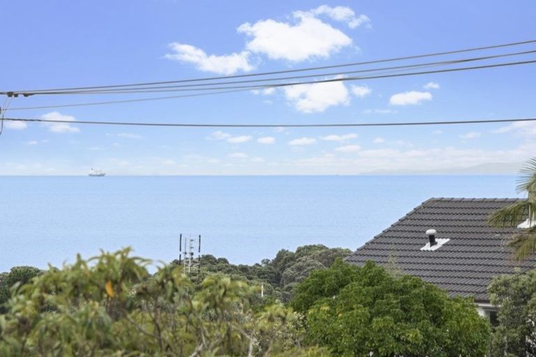 Photo of property in 2/2 Seaview Road, Milford, Auckland, 0620