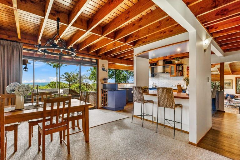 Photo of property in 3 Park Rise, Campbells Bay, Auckland, 0630