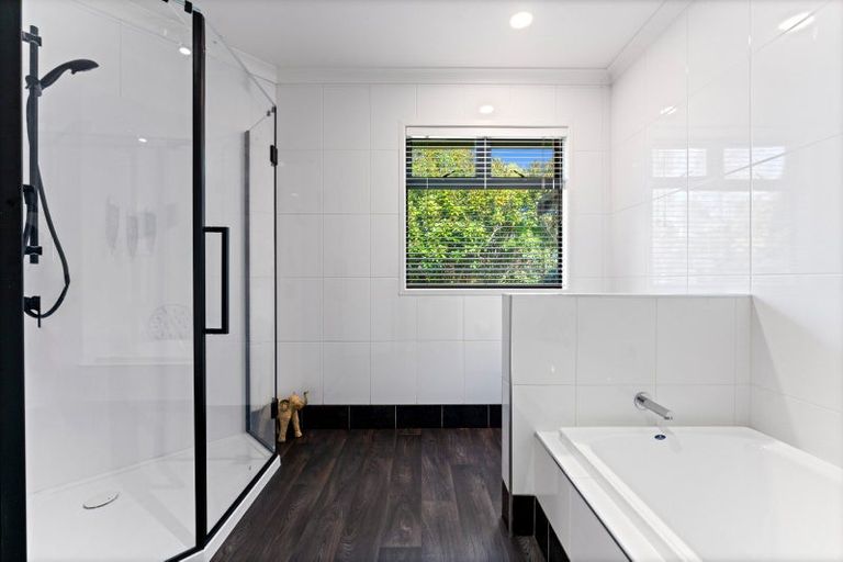 Photo of property in 208 Mapara Road, Acacia Bay, Taupo, 3385