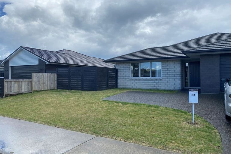 Photo of property in 41 Butterworth Crescent, Papamoa Beach, Papamoa, 3118
