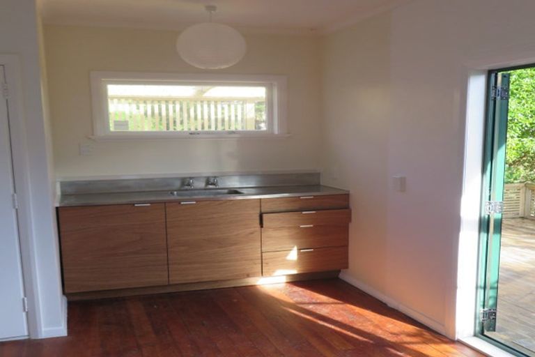 Photo of property in 106 Valley Road, Paraparaumu, 5032