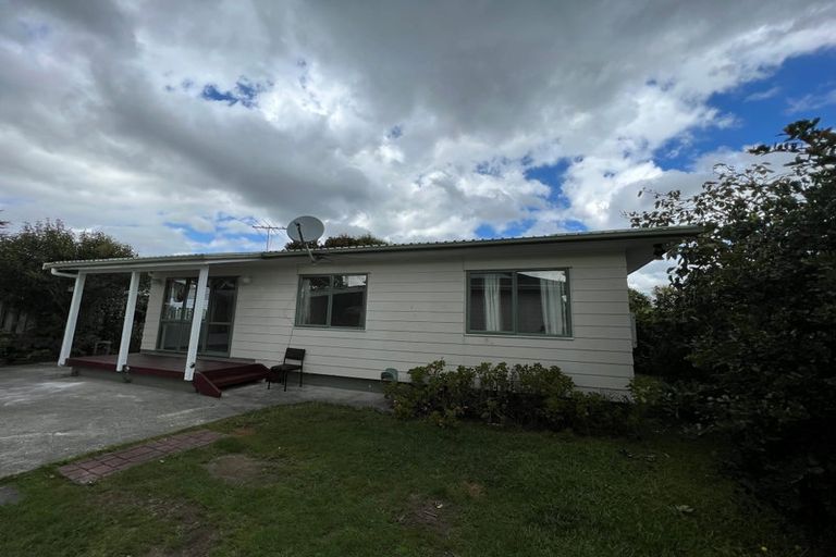 Photo of property in 3 Poinsettia Place, Henderson, Auckland, 0610