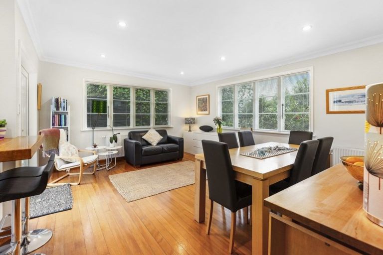 Photo of property in 18 Delhi Crescent, Khandallah, Wellington, 6035