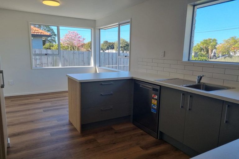 Photo of property in 2/3 Corfe Street, Ilam, Christchurch, 8041