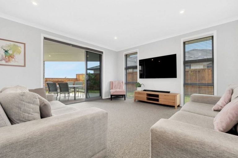 Photo of property in 14 Kanono Close, Papamoa Beach, Papamoa, 3118