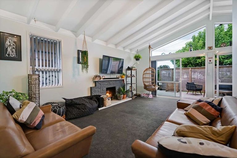 Photo of property in 32 Mervan Street, Mangere East, Auckland, 2024