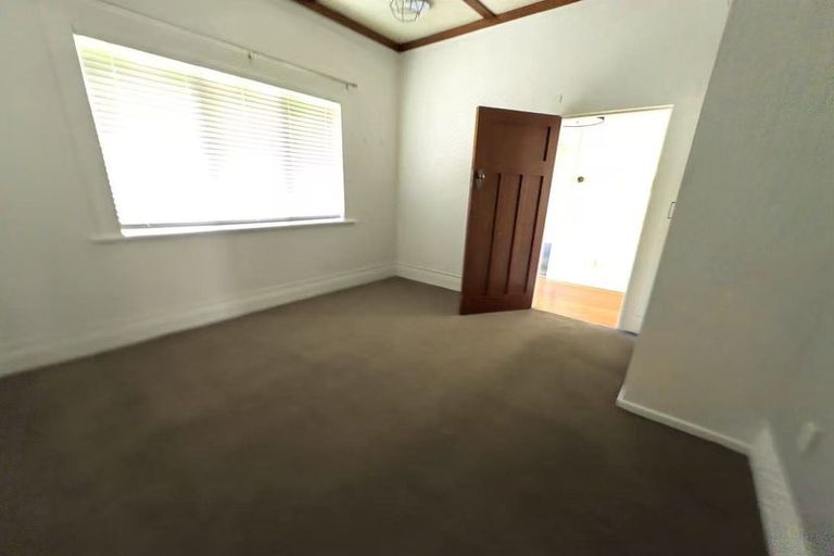 Photo of property in 189 Titirangi Road, Titirangi, Auckland, 0604