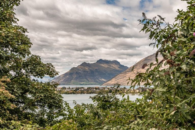 Photo of property in 12a Maxwell Place, Queenstown, 9300