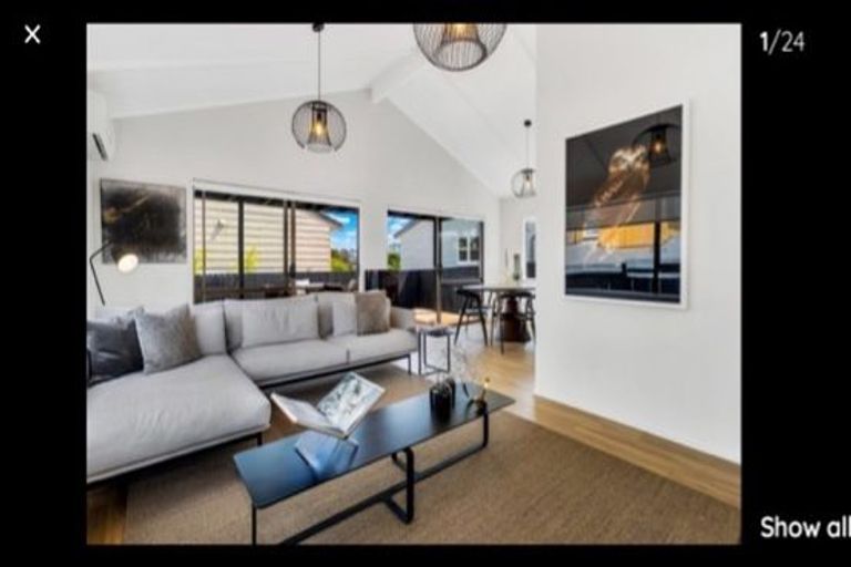 Photo of property in 2/17 Oliver Street, Point Chevalier, Auckland, 1022