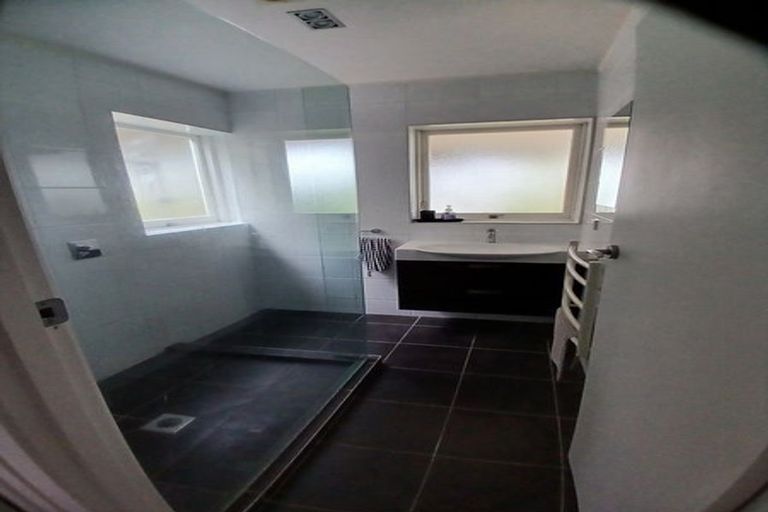 Photo of property in 819 Beach Road, Browns Bay, Auckland, 0630