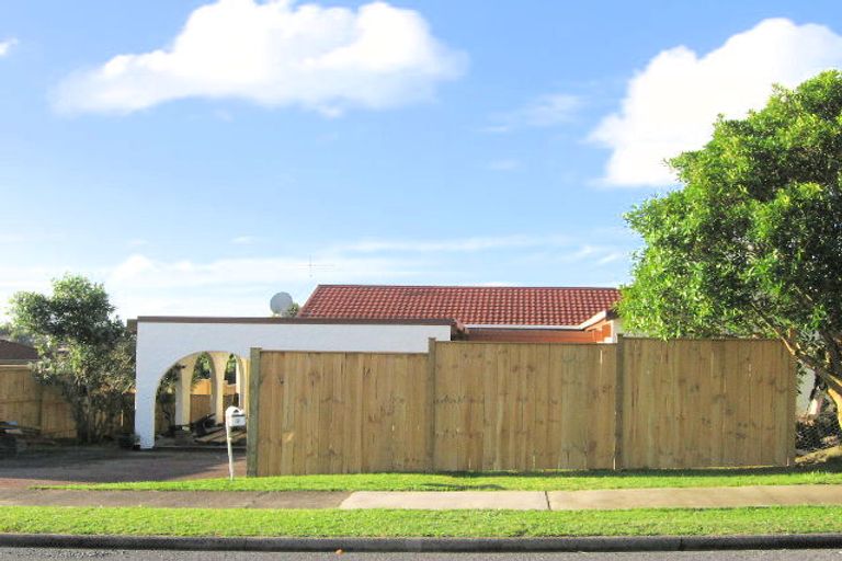 Photo of property in 8 Raddock Place, Farm Cove, Auckland, 2012