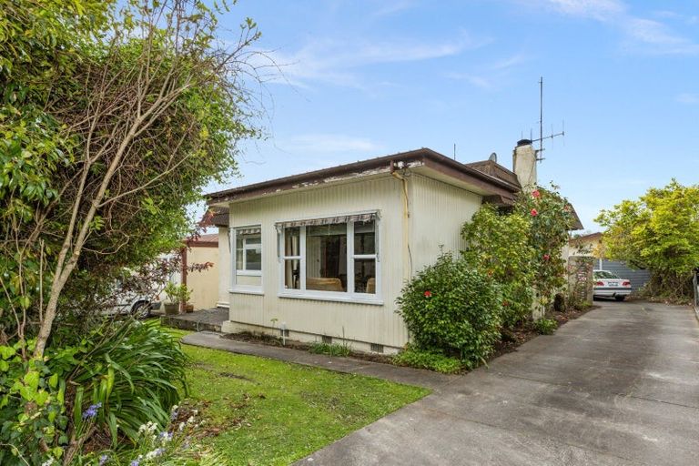 Photo of property in 35 Lucknow Road, Havelock North, 4130