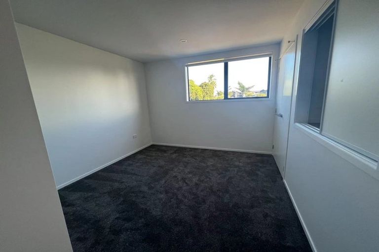 Photo of property in 7/10 Yeovil Road, Te Atatu Peninsula, Auckland, 0610