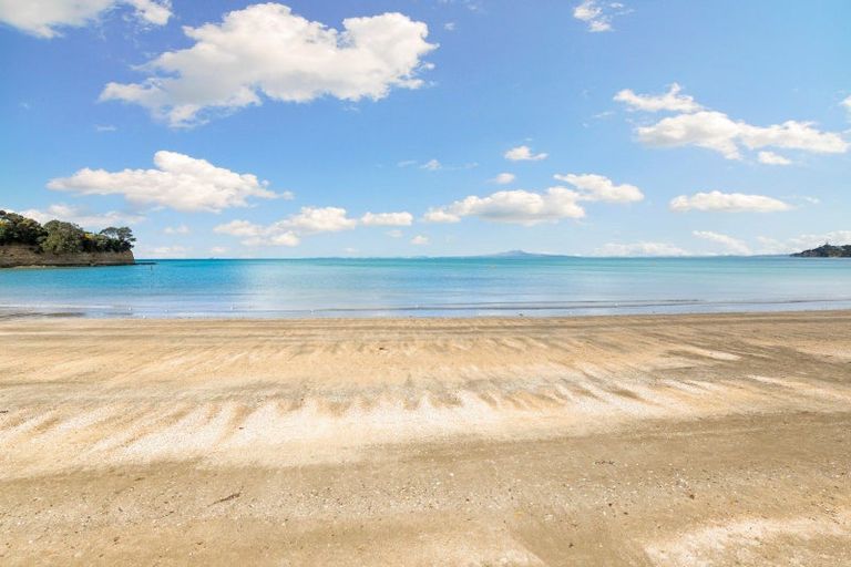 Photo of property in 1/28 Manly Esplanade, Browns Bay, Auckland, 0630