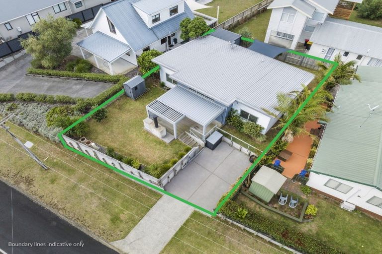 Photo of property in 408 Linton Crescent, Whangamata, 3620
