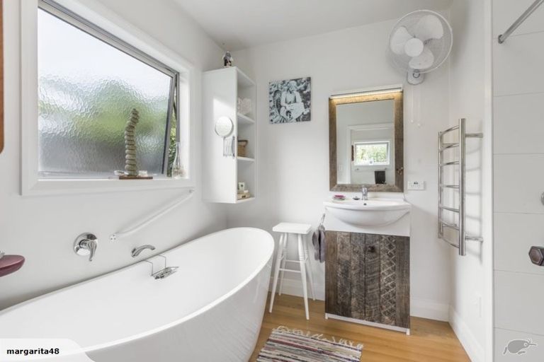 Photo of property in 99 Woodcocks Road, Warkworth, 0910