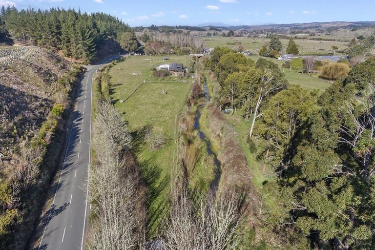 Photo of property in 7 Neudorf Road, Upper Moutere, 7175