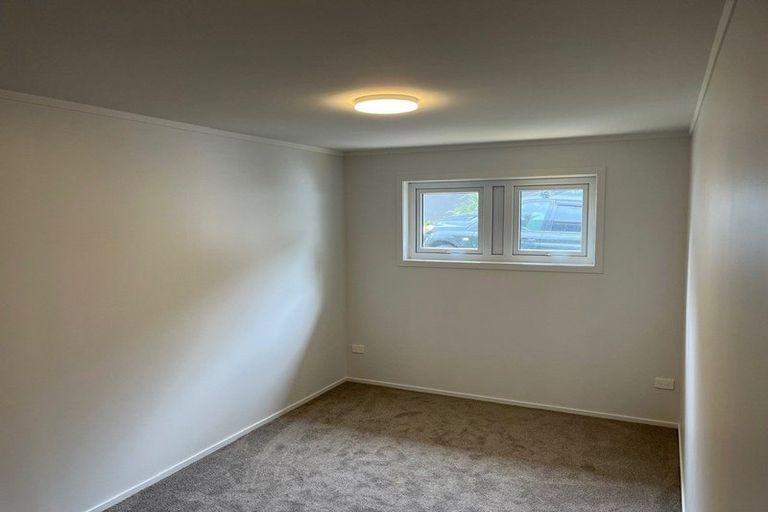 Photo of property in 1/2 Flavia Close, Torbay, Auckland, 0630