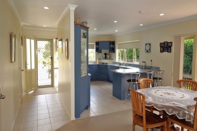 Photo of property in 22 Bermuda Place, One Tree Point, 0118