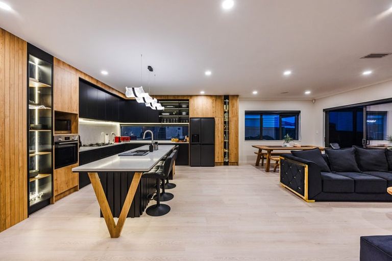 Photo of property in 74 Tir Conaill Avenue, Flat Bush, Auckland, 2019