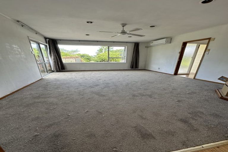 Photo of property in 21 Sequoia Place, Sunnynook, Auckland, 0620