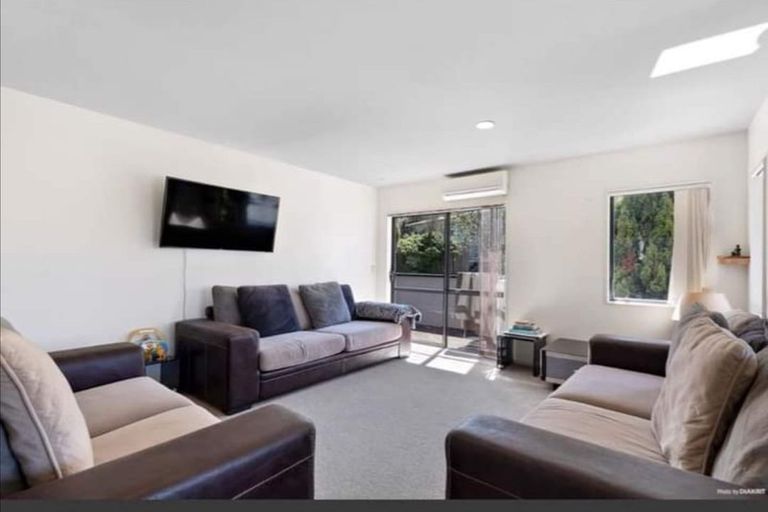 Photo of property in 1/44 Becroft Drive, Forrest Hill, Auckland, 0620