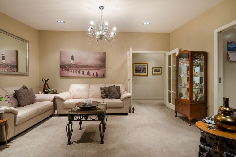 Photo of property in 5a Bernleigh Terrace, West Harbour, Auckland, 0618