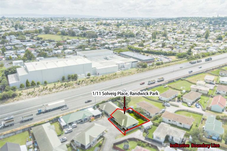 Photo of property in 1/11 Solveig Place, Randwick Park, Auckland, 2105
