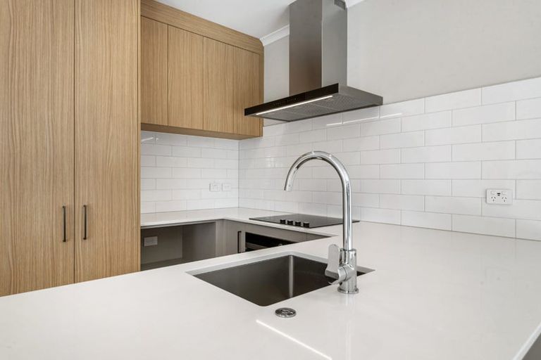 Photo of property in 3/7 Parapara Place, Albany, 0632