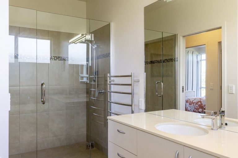 Photo of property in 30 Karapoto Lane, Rainbow Point, Taupo, 3330