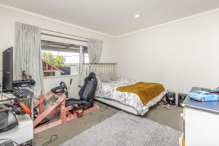 Photo of property in 11 Henriette Place, The Gardens, Auckland, 2105