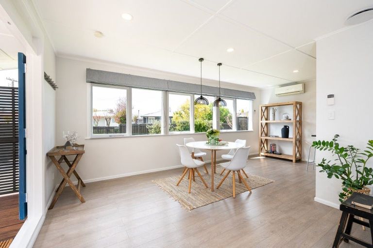 Photo of property in 17 Lipscombe Crescent, Havelock North, 4130