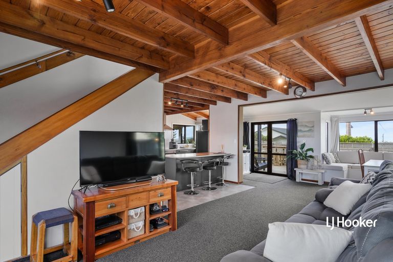 Photo of property in 19 Hanlen Avenue, Waihi Beach, 3611