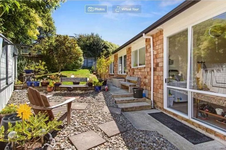 Photo of property in 9 Tararua Close, Aotea, Porirua, 5024