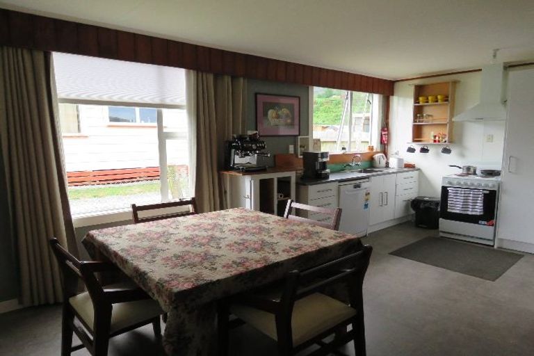 Photo of property in 19 Tramway Street, Ross, 7812