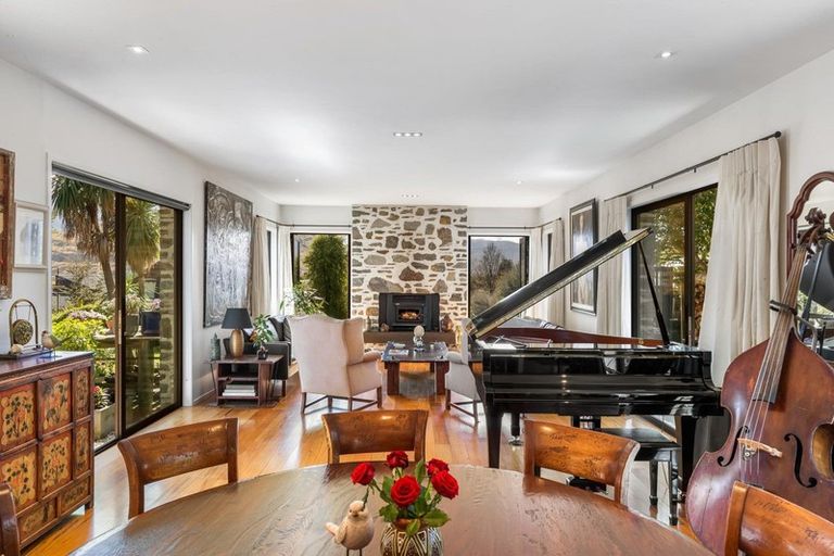 Photo of property in 8 Bretby Court, Jacks Point, Queenstown, 9371